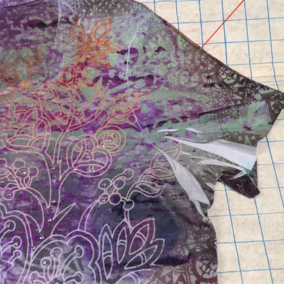 XL vintage graphic print Purple pattern fabric T-shirt gothic floral appropriate - Picture 4 of 13